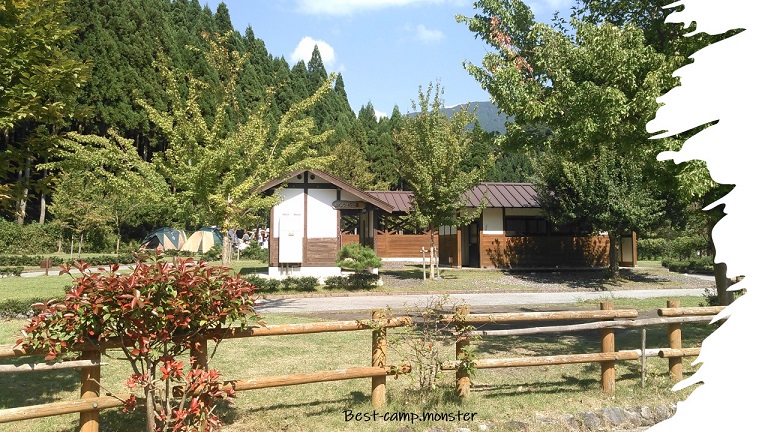 滝と渓流の高山キャンプ場